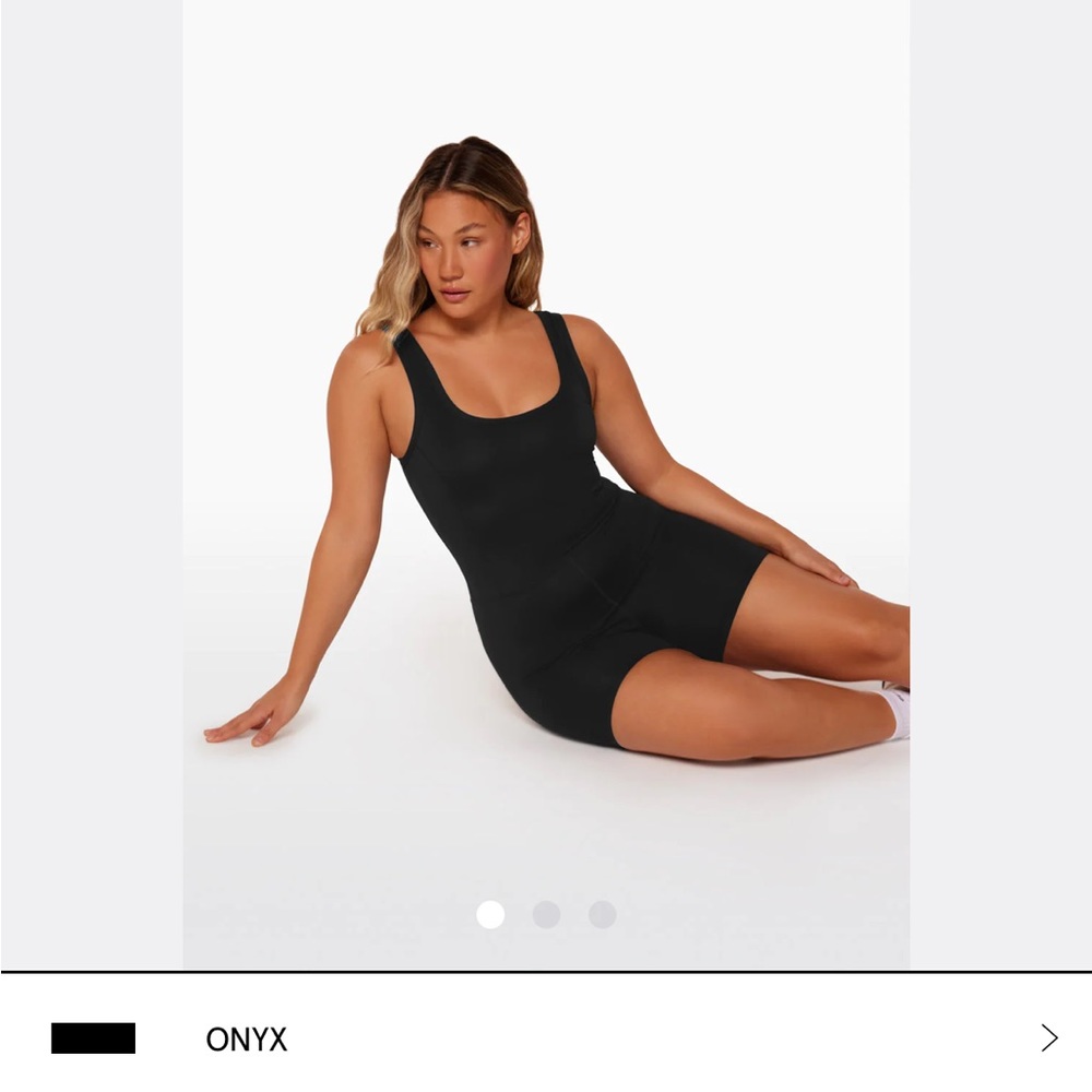Set Active. Shortysuit. Size medium. Only worn once.